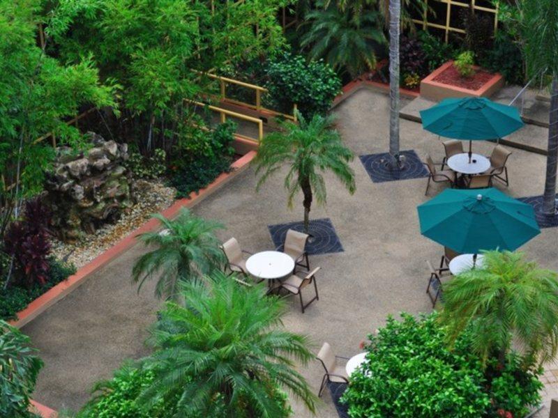 Sawgrass Grand Hotel And Suites Sports Complex 선라이즈 외부 사진