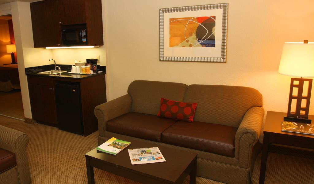 Sawgrass Grand Hotel And Suites Sports Complex 선라이즈 객실 사진