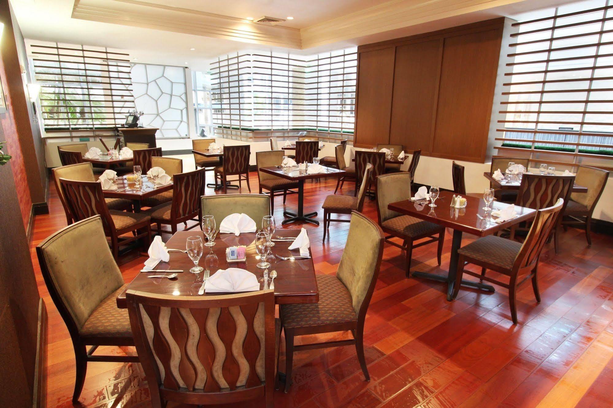 Sawgrass Grand Hotel And Suites Sports Complex 선라이즈 외부 사진